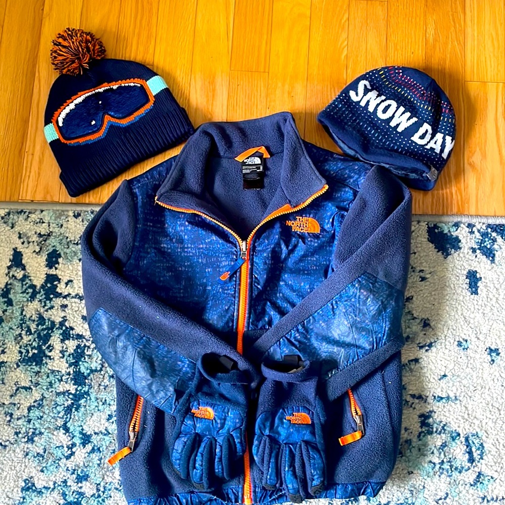 The North Face boys fleece jacket gloves hats - M